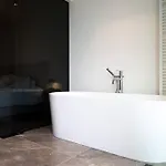 Luxurious 3br App With Unbelievable Views Апартаменти Остенде